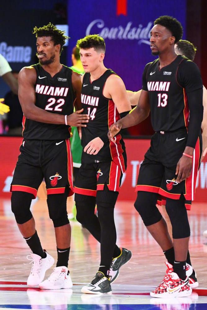 形成从曝光 形成从曝光